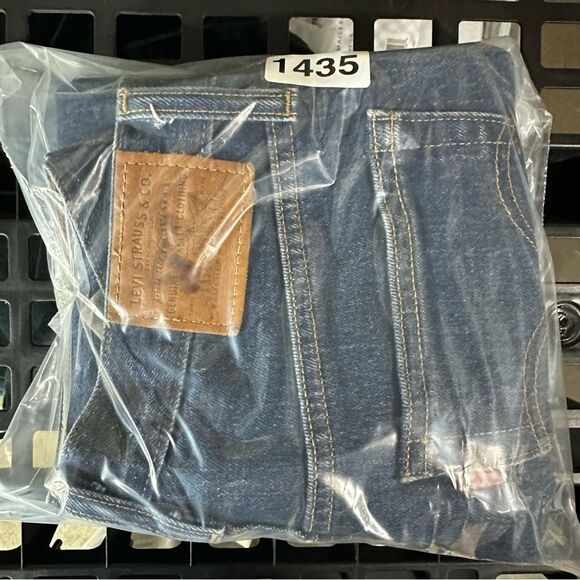 Levi’s Premium Wedgie Medium Wash Jeans Womens Blue Denim Buttonfly‎ Size 25 - Picture 9 of 9